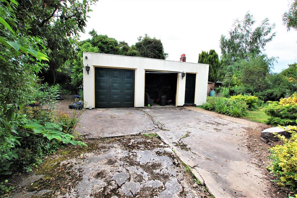 Detached Double Garage