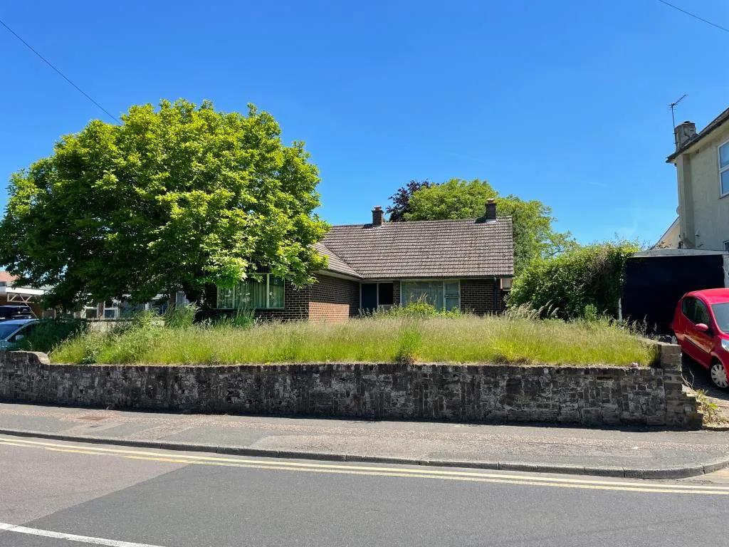 Old Perry Street, Northfleet, Gravesend 2 bed detached bungalow £285,000