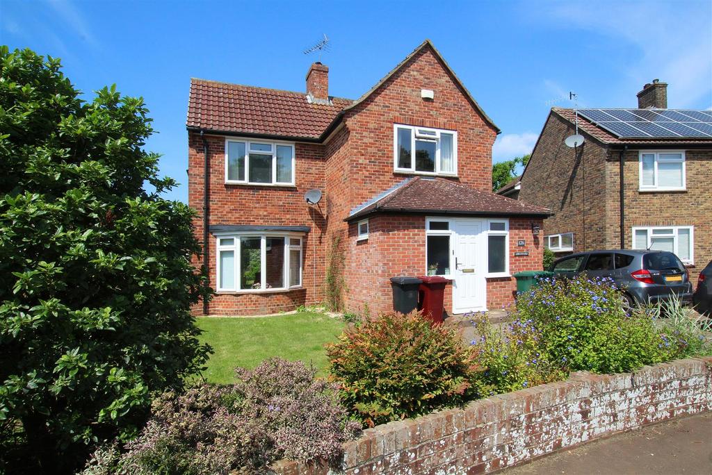 Cedar Drive, Parklands, Chichester 4 bed detached house £735,000