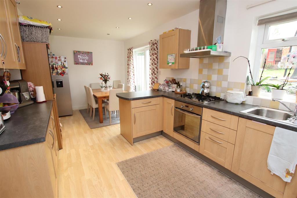 Kitchen Dining Room.JPG