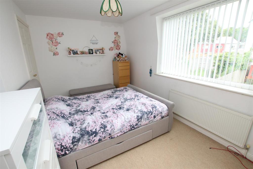Bedroom 1.JPG