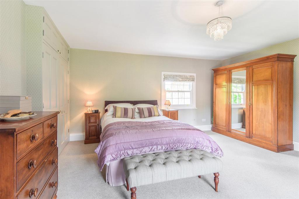 8471408-interior10.jpg
