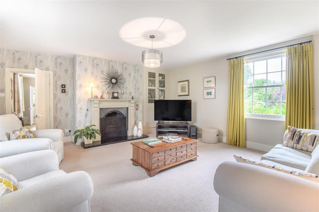 8471408-interior14.jpg