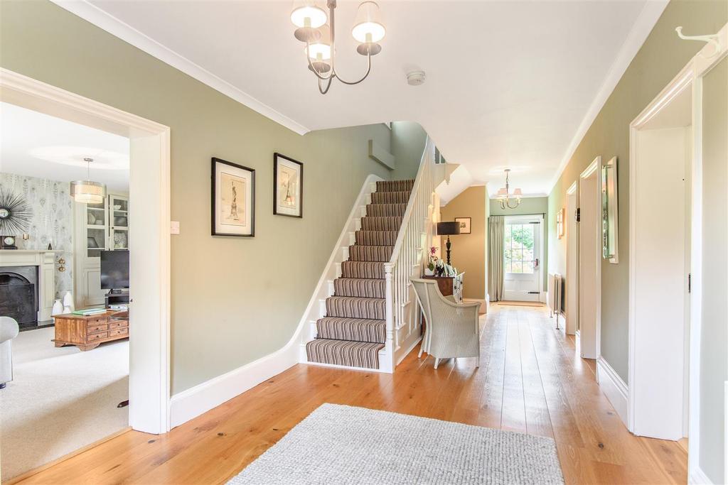 8471408-interior11.jpg