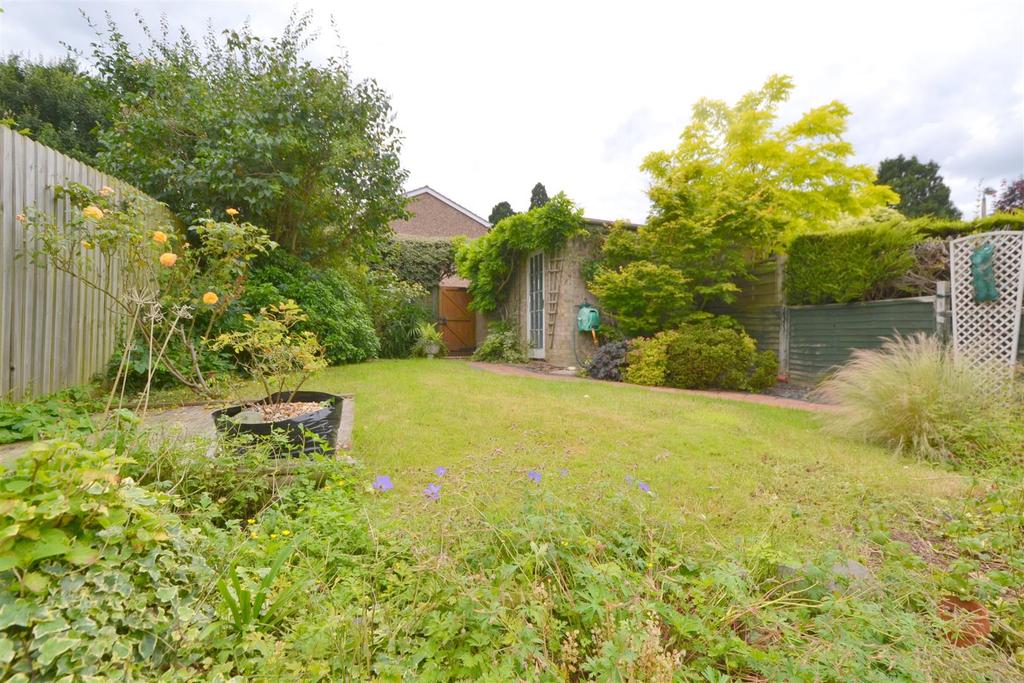 Tennyson Drive, Malvern 3 bed semidetached house £289,950