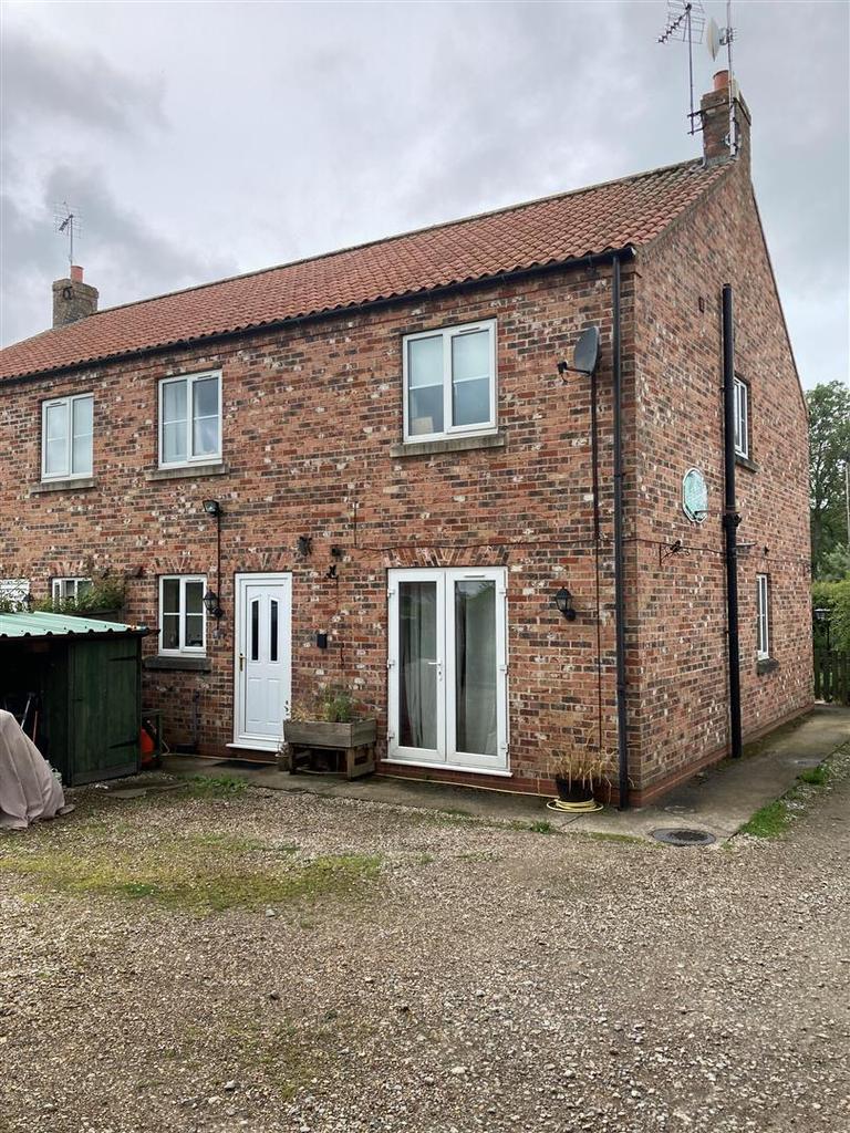 Southfarm Cottages, Scrayingham, York 4 bed semidetached house £875 pcm (£202 pw)