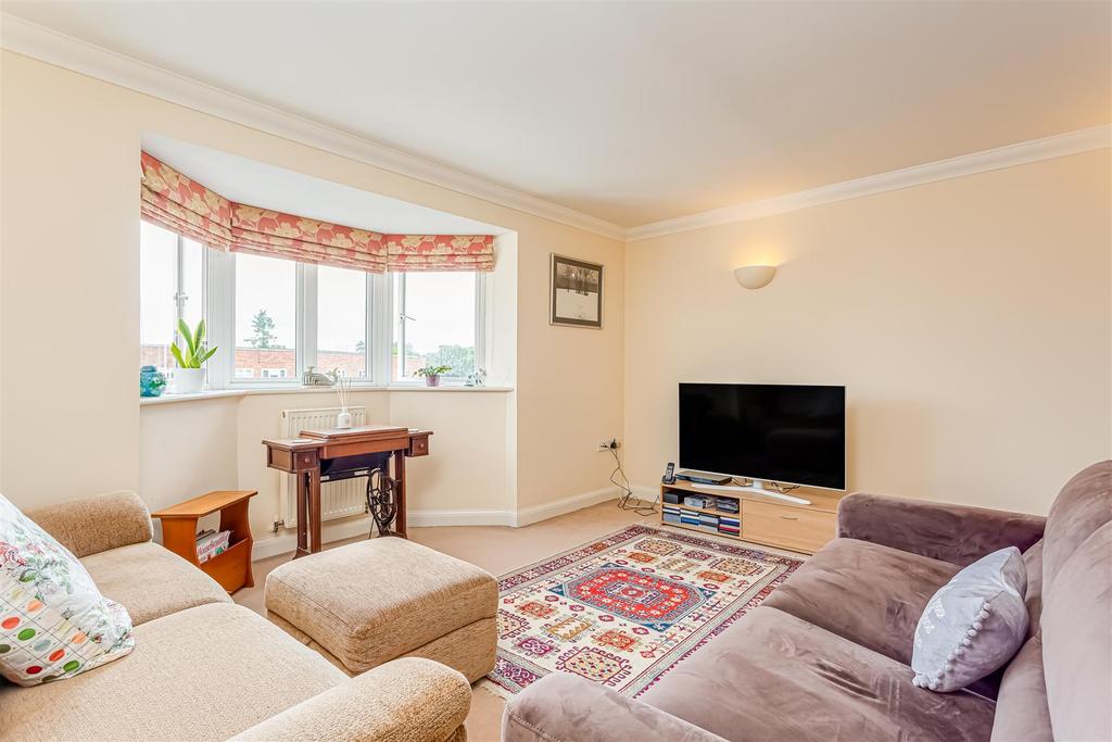Wingfield Court, Banstead 2 bed apartment £365,000