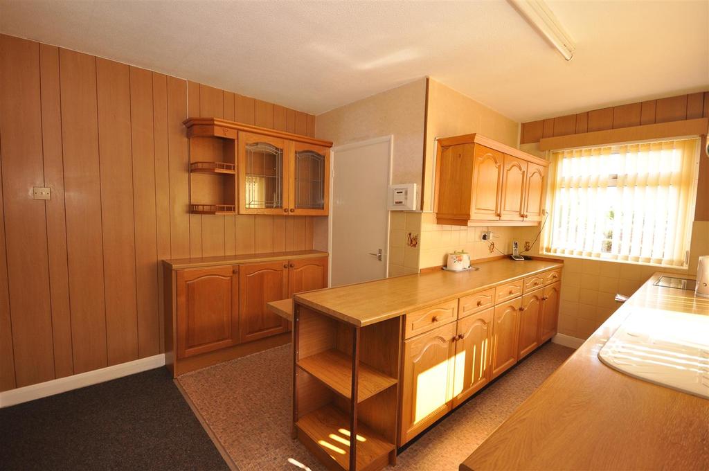 Cherry Wood Crescent, Fulford, YO19 4QN 2 bed semidetached bungalow