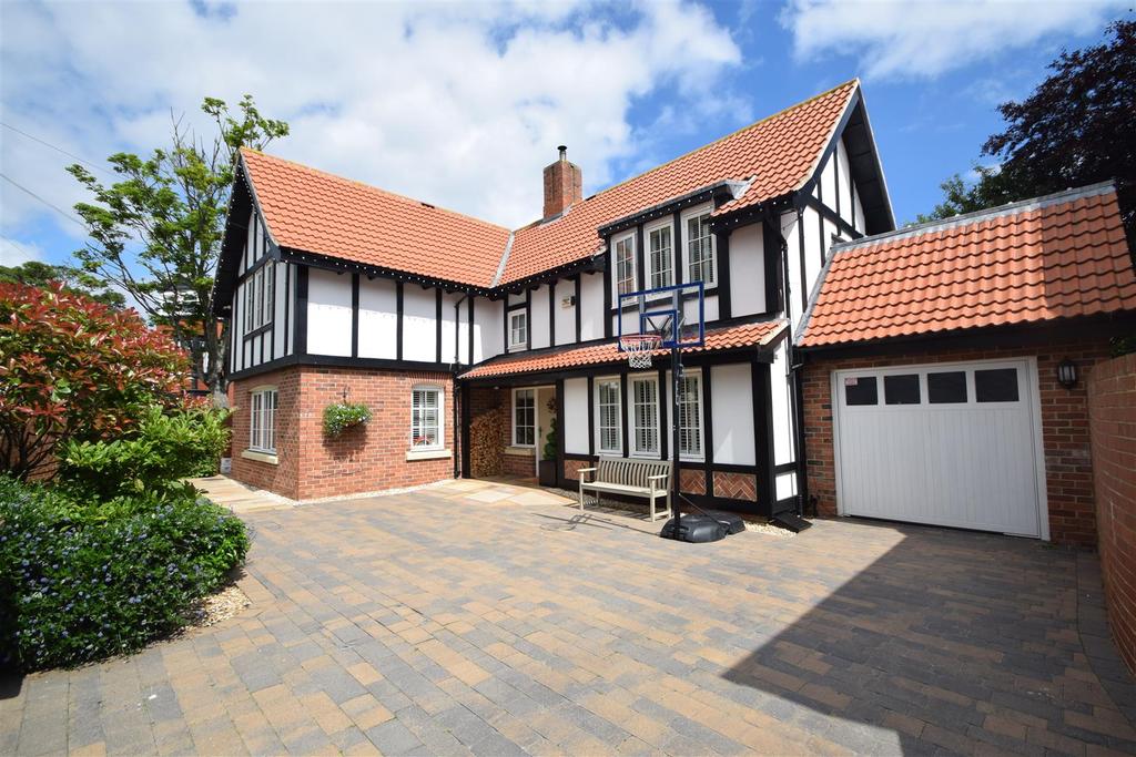 Queens Road, Monkseaton, Whitley Bay 4 bed detached house £795,000