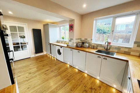 98 Mayfields, Spennymoor, DL16 6TT