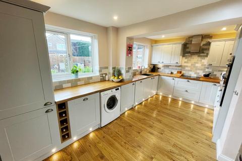98 Mayfields, Spennymoor, DL16 6TT