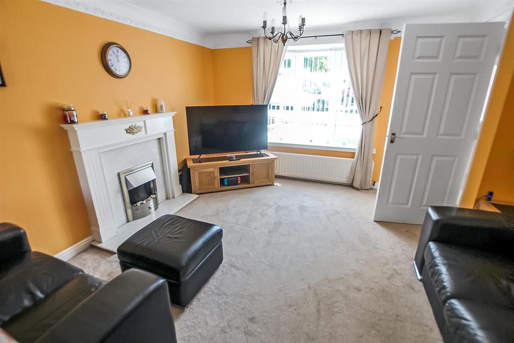 Hurworth Hunt, The Chase, Newton Aycliffe 4 bed semidetached house £159,950