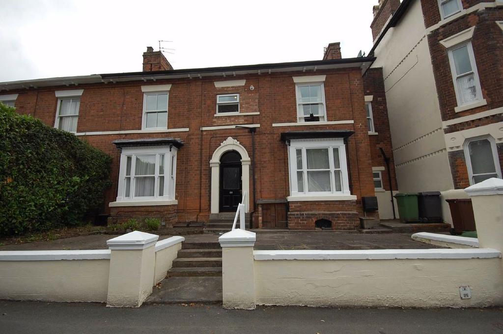 Flat 3, 28, Stubbs Road, Wolverhampton, WV3 1 bed apartment £495 pcm