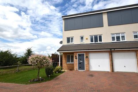 3 bedroom semi-detached house for sale - Boroughfield Road, Peterborough