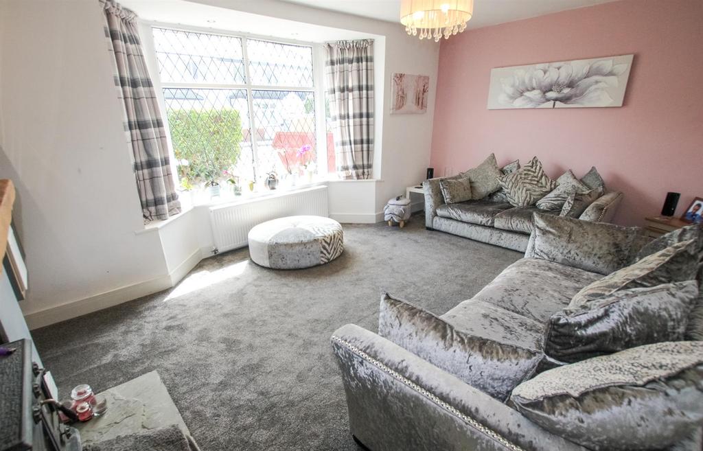 Woodlands Drive, Whalley, Clitheroe 3 bed semidetached house £250,000