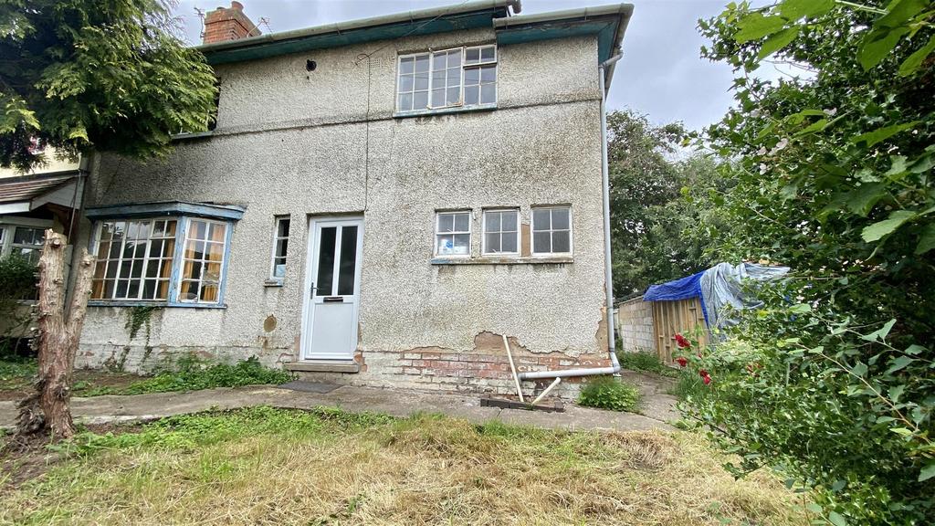 Henry Street, Hinckley 3 bed semidetached house £82,000