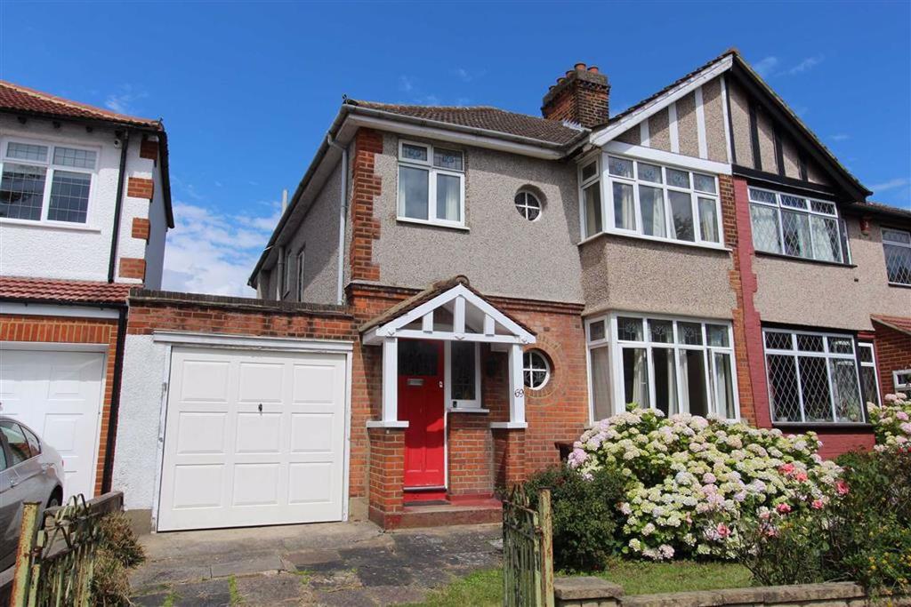 Dale View Crescent, North Chingford... 4 bed semidetached house £625,000