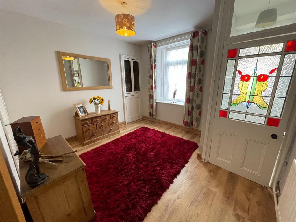 Smiths Road, Birchgrove, Swansea 2 bed terraced house £145,000