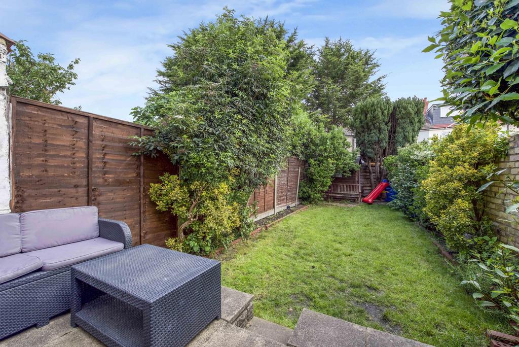 Road, New Malden, KT3 3 bed terraced house £610,000