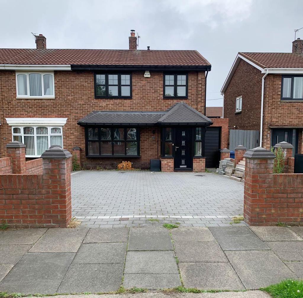 Whiteleas Way, South Shields 3 bed semidetached house £159,950