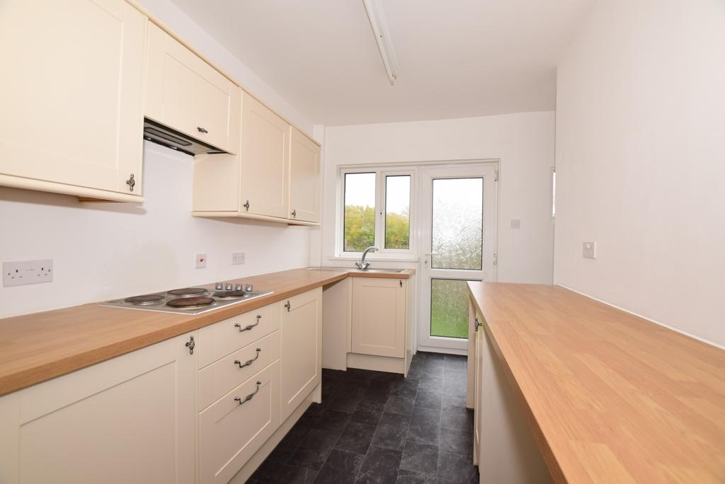 Chart Road Folkestone CT19 3 bed terraced house £1,200 pcm (£277 pw)