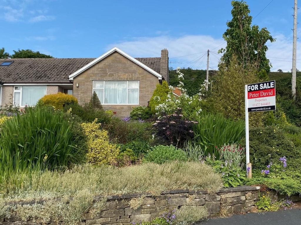 Wainscot Close, Old Town, Hebden Bridge 2 bed semidetached bungalow