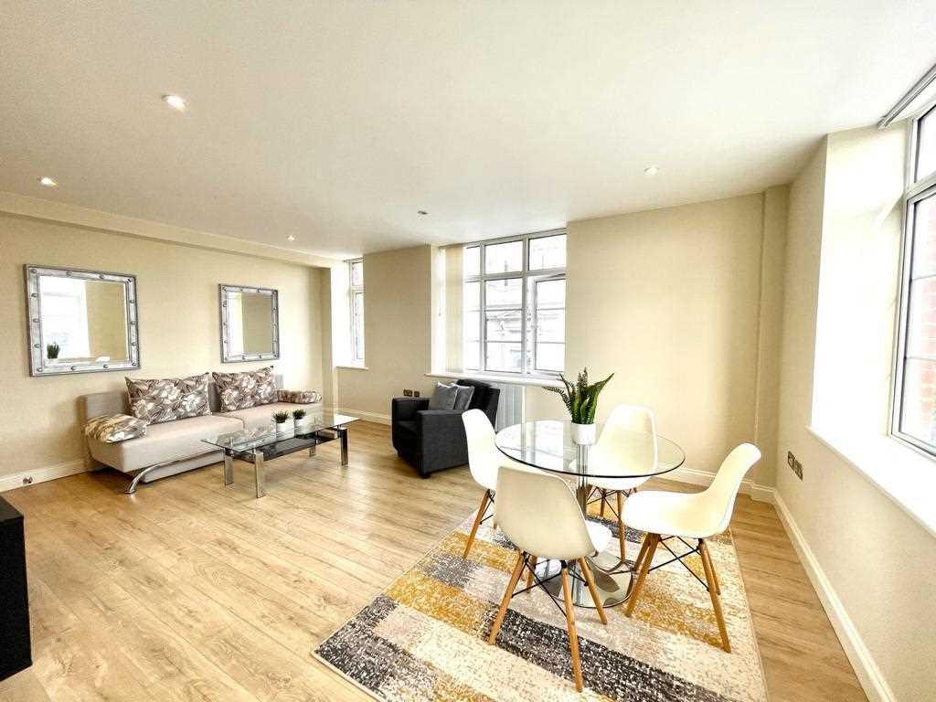 Mitre House, Western Road, Brighton 2 bed apartment £2,250 pcm (£519 pw)