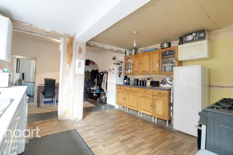 37 Drummond Road, Romford, RM7 7EJ