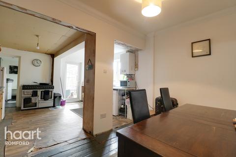 37 Drummond Road, Romford, RM7 7EJ