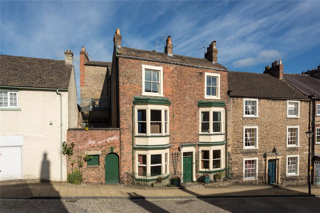Frenchgate, Richmond, North Yorkshire, DL10 7 bed house for sale £795,000