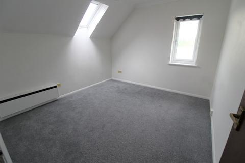 2 bedroom flat to rent, St. Marys Avenue Central, Southall