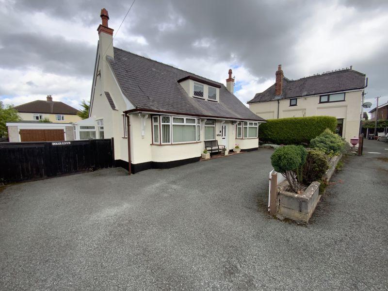 Ruthin Road, Denbigh 3 bed detached bungalow £299,950