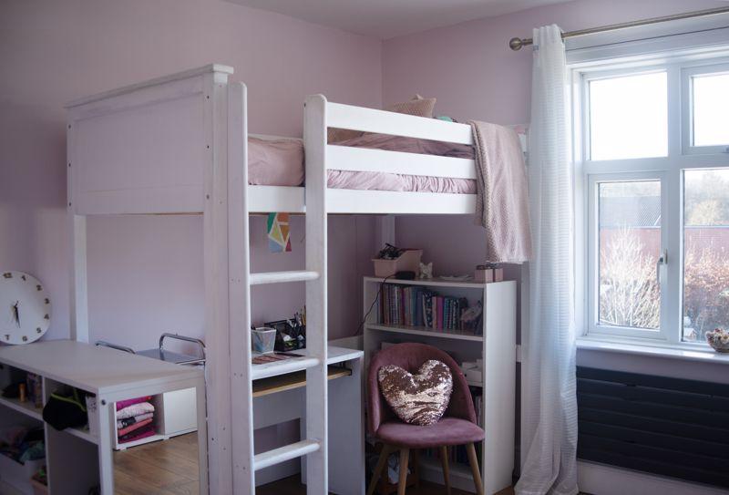 Front bedroom 2