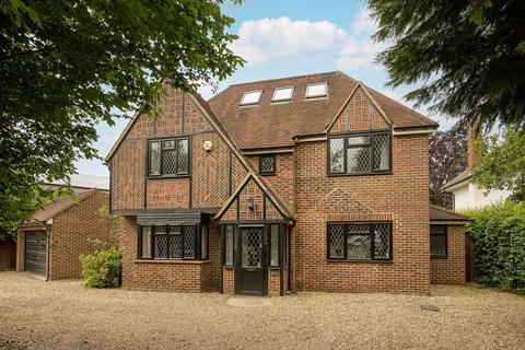 60 Lammas Lane, Esher, KT10 8PD