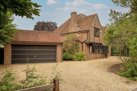 60 Lammas Lane, Esher, KT10 8PD