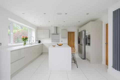 60 Lammas Lane, Esher, KT10 8PD