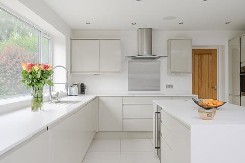 60 Lammas Lane, Esher, KT10 8PD