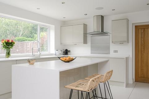 60 Lammas Lane, Esher, KT10 8PD