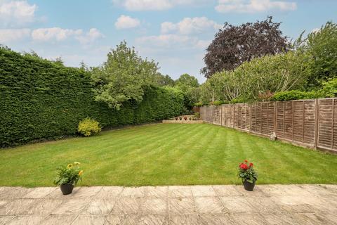 60 Lammas Lane, Esher, KT10 8PD