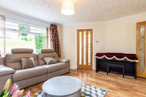 5 Greenhill Park, Penicuik, EH26 9EX