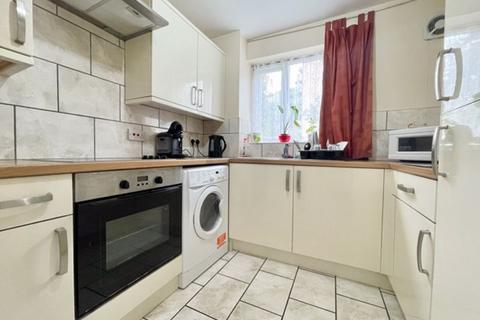 2 bedroom apartment to rent, Armoury Road, SE8