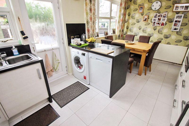 Kitchen Dining Area
