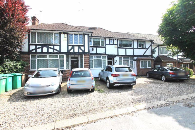Cromwells are pleased to present this two bedroom first floor flat situated in an excellent