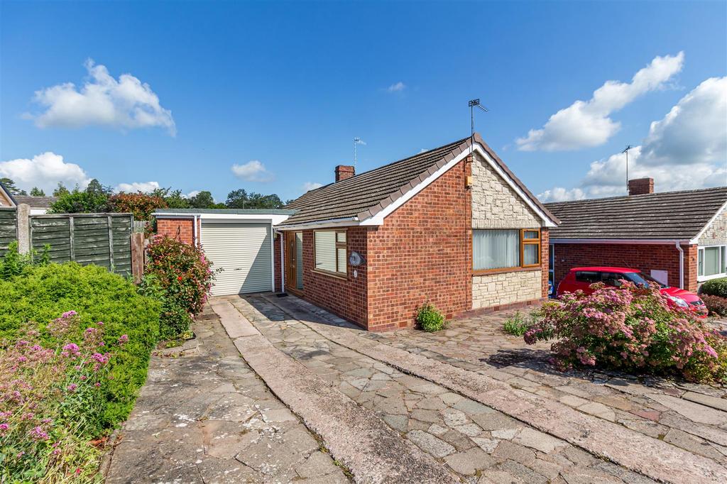 Beaconhill Drive, Worcester 2 bed detached bungalow £250,000