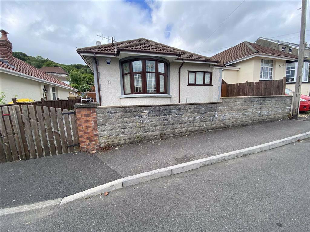 The Grove, Aberdare, Mid 2 bed detached bungalow £185,000