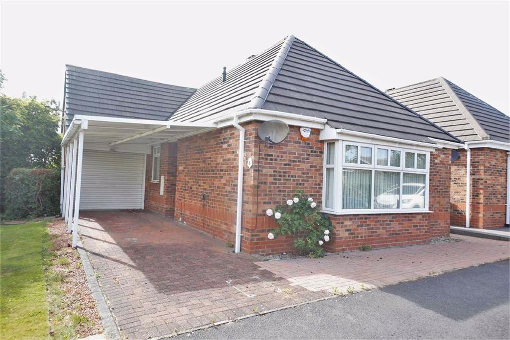 Close, Tunstall, Sunderland... 3 bed detached bungalow £185,000