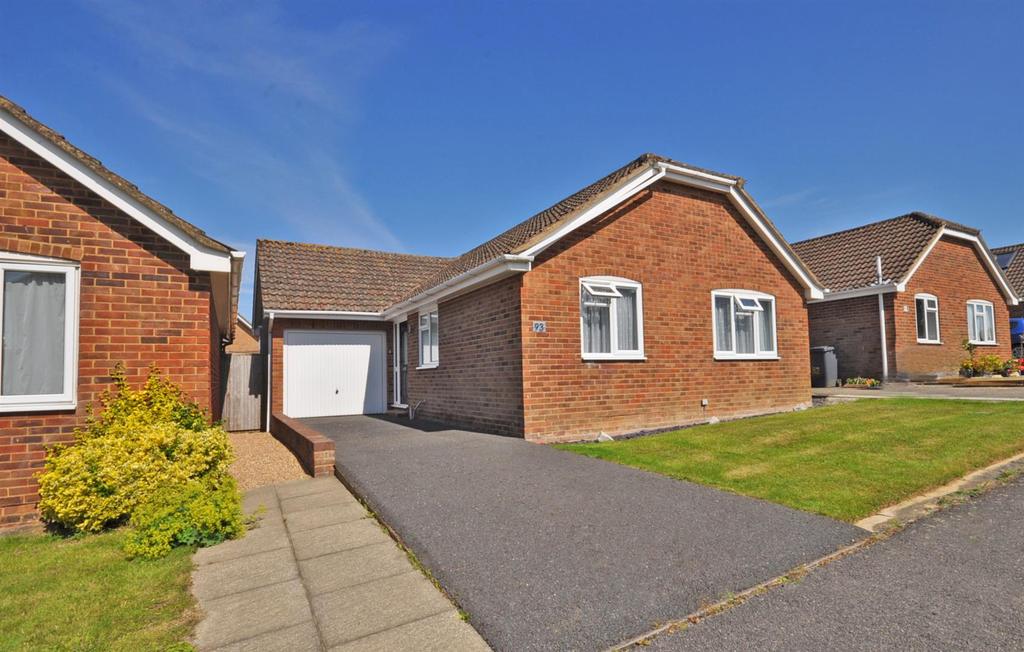 Howlett Drive, Hailsham 2 bed detached bungalow £345,000