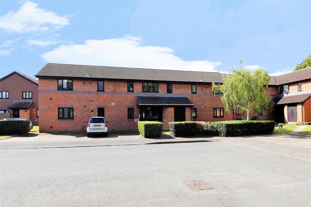 Woodfall Drive, Crayford, Dartford 2 bed flat £190,000