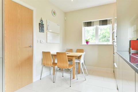 1 Juniper Close, Epsom, KT19 8FT