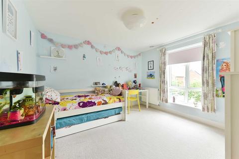 1 Juniper Close, Epsom, KT19 8FT